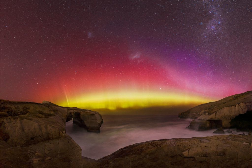 粉红色的南极光-新西兰看极光